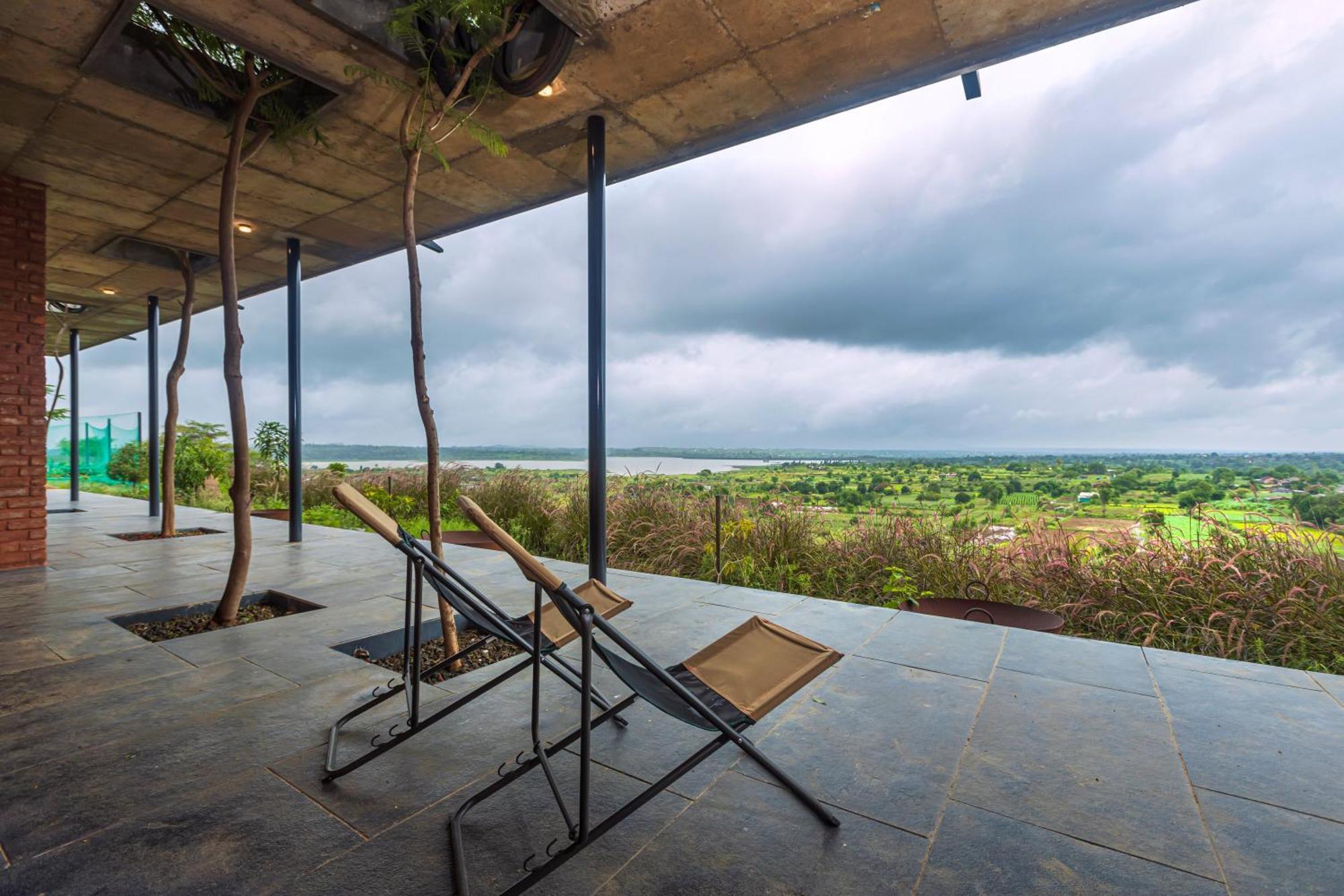 Saffronstays Zen, Igatpuri - Lake-View Villa With Indoor And Outdoor Games Экстерьер фото